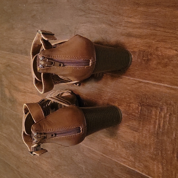 High Heels Sandals - Picture 4 of 5